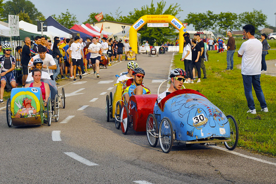 Per la Festa d’Europa tornano  a Lugo, tra velocità e look stravaganti, le vetture a pedali